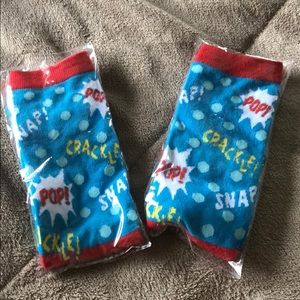 2 pairs of random new socks